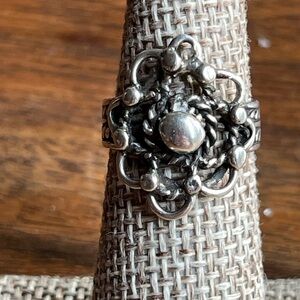 Elegant Silpada Sterling Silver Floral Ring